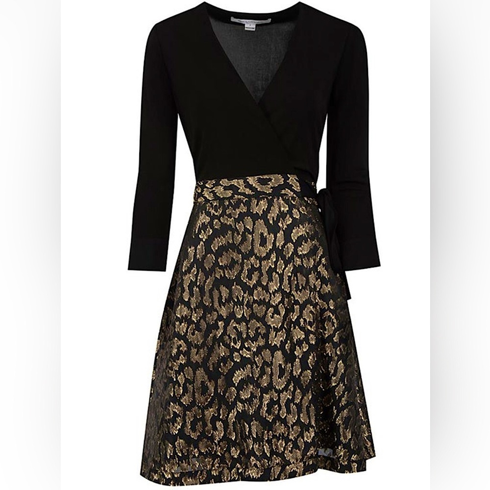 Diane von furstenberg cocktail wrap dress. NEW. Size 0 (XS) Leopard print skirt